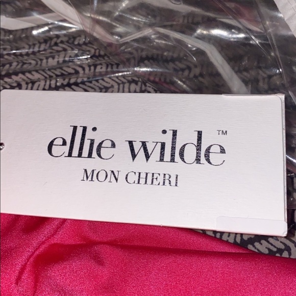 Ellie Wilde prom dress size 4 - Picture 3 of 7